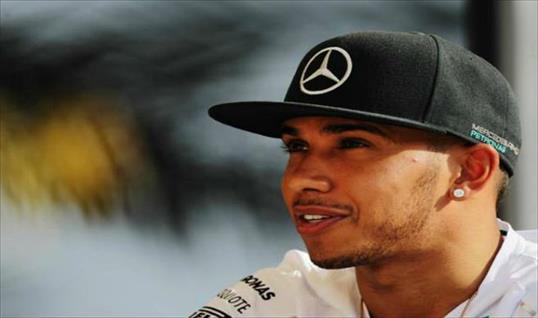 Hamilton ganó en Singapur y lidera la Fórmula 1