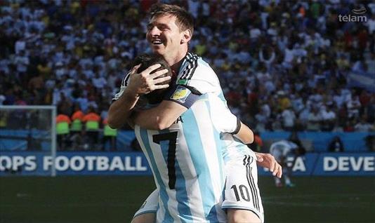 Tres argentinos compiten por el Balón de Oro que entrega la FIFA