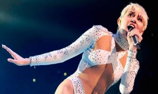 Miley Cyrus trae su show ‘erótico’ a la Argentina