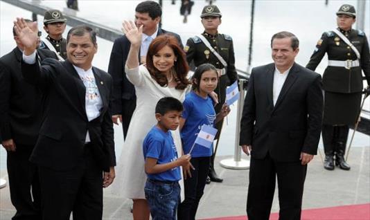 Cristina inaugura la sede "Néstor Kirchner" de la Unasur en Quito